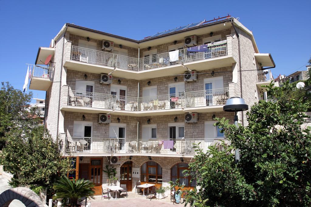 Hotel Makarska ホテル